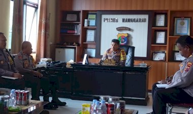 Kapolres-Manggarai-Pimpin-Rapat-Anev-Mingguan,-Tekankan-Arahan-dan-Penekanan-Penting