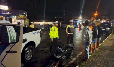 Sat-Lantas-Polres-Manggarai-Gelar-Patroli-Malam-untuk-Antisipasi-Balap-Liar-dan-Laka-Lantas