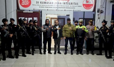 Polres-Manggarai-dan-Brimob-Kompi-2-Yon-B-Pelopor-Laksanakan-Patroli-Gabungan,-Ciptakan-Situasi-Kondusif