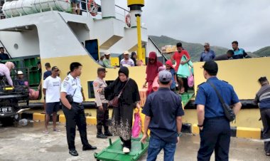 KP3-Laut-Laksanakan-Pengamanan-Kapal-Penumpang-di-Pelabuhan-Laut-Kelas-II-Reo