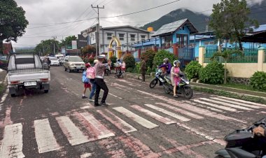 Sat-Lantas-Polres-Manggarai-Laksanakan-Giat-Rutin,-Pastikan-Kamseltibcarlantas-di-Kota-Ruteng