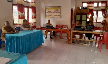 Bhabinkamtibmas-Kec.-Rahong-Utara-Melaksanakan-Giat-Sambang-dan-Patroli-Rutin-di-Desa-Manong