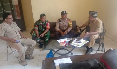 Bhabinkamtibmas-Gandeng-Babinsa-Laksanakan-Patroli-dan-Sambang-untuk-Ciptakan-Kamtibmas-Kondusif-di-Satarmese-Barat