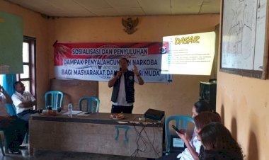 Kasat-Narkoba-Polres-Manggarai-Gelar-Sosialisasi-Penanggulangan-Penyalahgunaan-Narkoba-di-Kantor-Lurah-Pagal