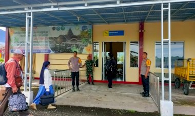 KP3-Udara-:-Pengamanan-di-Bandara-Frans-Sales-Lega-Ruteng-Berlangsung-Lancar