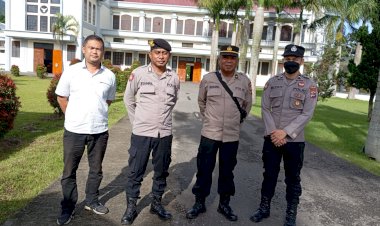 Polres-Manggarai-Amankan-Ibadah-Minggu-di-Kota-Ruteng-Jelang-Natal-dan-Tahun-Baru