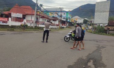 Satlantas-Polres-Manggarai-Laksanakan-Pamturlalin-Pagi-Demi-Kelancaran-Lalu-Lintas-di-Kota-Ruteng