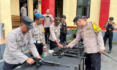 Polres-Manggarai-Gelar-Apel-Pengecekan-dan-Pemeriksaan-Senjata-Api-serta-Amunisi