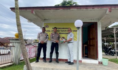 Personil-Polres-Manggarai-Laksanakan-Pengamanan-Pos-PAM-Kumba-di-Gereja-Kumba