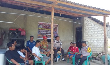 Polsek-Reo-Gelar-Jumat-Curhat,-Warga-Salama-Sambut-Dengan-Antusias