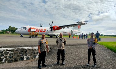 Pengamanan-Pos-Terpadu-Bandara-Frans-Sales-Lega-Ruteng-dalam-Rangka-Ops-Lilin-Turangga-2024