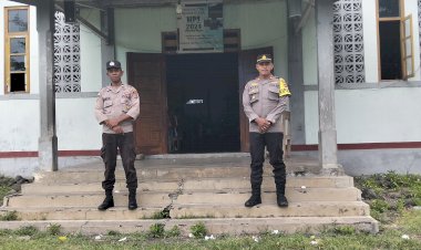 Kapolsek-Satar-Mese-Pantau-Langsung-Pengamanan-Ibadah-Misa-Paroki-St.-Stefanus-Iteng