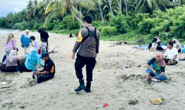 Sambut-Tahun-Baru,-Polsek-Reo-Gelar-Personil-Pengamanan-Tempat-Wisata-Pantai-di-Reok.
