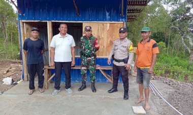 Bhabinkamtibmas-Bripka-Yoni-Tandungan-Lakukan-Patroli-Dialogis,-Sampaikan-Himbauan-Kamtibmas-kepada-Warga-Desa-Poco-Likang