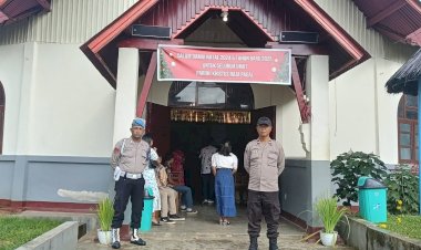 Polsek-Cibal-Laksanakan-Pengamanan-Perayaan-Misa-di-Gereja-Paroki-Kristus-Raja-Pagal