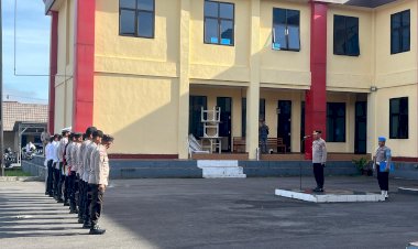 Wakapolres-Manggarai-Pimpin-Apel-Pagi-Rutin-dan-Sampaikan-Beberapa-Hal-Penting-Untuk-di-Pedomani-Oleh-Personil-Polres