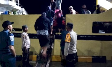 KP3-Laut-Pelabuhan-Reo-Laksanakan-Pengamanan-Kedatangan-dan-Keberangkatan-Kapal-Penumpang