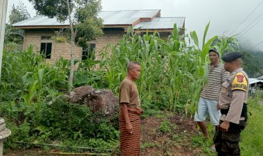 Patroli-dan-Sambang-Bhabinkamtibmas-Bripka-Theodorus-Angkat-di-Kecamatan-Satarmese