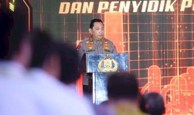 Kapolri-Resmikan-Desk-Ketenagakerjaan-Demi-Beri-Jaminan-Perlindungan-Kaum-Buruh