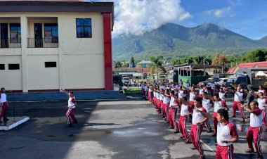 Latihan-Beladiri-dan-Senam-Bersama-Tingkatkan-Kebugaran-Personel-Polres-Manggarai