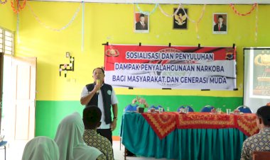Lindungi-Generasi-Muda-dari-Bahaya-Narkoba,-Kasat-Narkoba-Polres-Manggarai-Gelar-Sosialisasi--dan-Penyuluhan-di-MAN-2-Ruteng