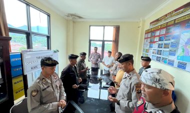 Polres-Manggarai-Gelar-Binrohtal-untuk-Meningkatkan-Keimanan-dan-Ketakwaan-Personil