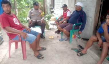 Bhabinkamtibmas-Bripka-Arsel-Liunima-Sampaikan-Himbauan-Waspada-Bencana-di-Satarmese-Barat