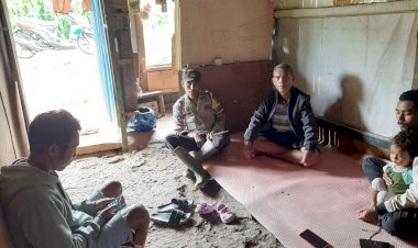 Bhabinkamtibmas-Rahong-Utara-Laksanakan-Patroli-dan-Sambang-Warga-di-Kampung-Mbora