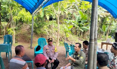 Polsek-Reo-Gelar-Program-Jumat-Curhat-Bersama-Warga-Kelurahan-Wangkung