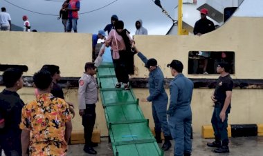 KP3-Laut-Pelabuhan-Reo-Laksanakan-Pengamanan-Kapal-Penumpang-di-Pelabuhan-Laut-Reo