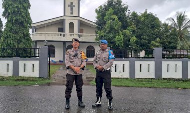 Personil-Polsek-Reo-Laksanakan-Pengamanan-Ibadah-Misa-Minggu-Pagi-di-Gereja-Protestan-GMIT-EFATA-REO