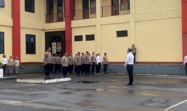 Kapolres-Manggarai-Pimpin-Apel-Mingguan,-Berikan-Arahan-kepada-Personil