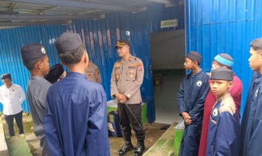 Kapolres-Manggarai-Pimpin-Langsung-Bakti-Sosial-dalam-Rangka-Peringatan-Isra-Mikraj-Nabi-Muhammad-SAW