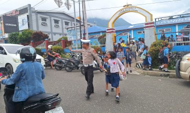 Sat-Lantas-Polres-Manggarai-Laksanakan-Patroli-KRYD-dan-Himbauan-Kamseltibcar-Lantas-di-Kota-Ruteng