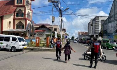 Patroli-Dialogis-dan-Penertiban-Lalu-Lintas-oleh-Anggota-Samapta-Polres-Manggarai