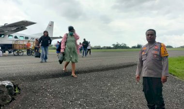 KP3-Udara-:-Pengamanan-Penerbangan-di-Bandara-Frans-Sales-Lega-Ruteng-berlangsung-Aman-dan-Lancar.