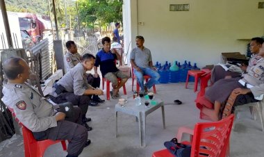 Polsek-Reo-Gelar-Program-Jumat-Curhat,-Warga-Apresiasi-Kehadiran-Polri