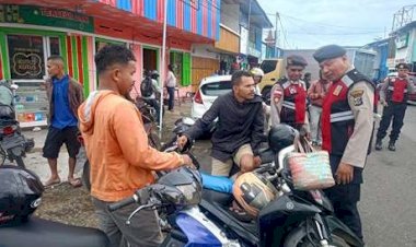 Patroli-Dialogis-Sat-Samapta-Polres-Manggarai-Jaga-Stabilitas-Kamtibmas-di-Ruteng