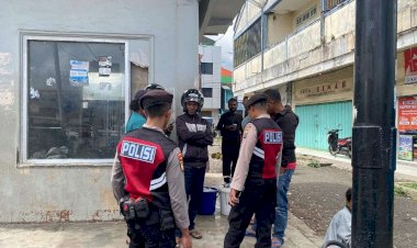 Anggota-Samapta-Polres-Manggarai-Laksanakan-Patroli-Dialogis-dan-Penertiban-Lalin-di-Sejumlah-Titik-Rawan