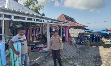 Bhabinkamtibmas-Laksanakan-Sambang-dan-DDS-di-Pasar-Dintor,-Sampaikan-Himbauan-Kamtibmas