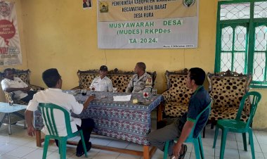 Bhabinkamtibmas-Kecamatan-Reok-Barat-Laksanakan-Kunjungan-dan-Himbauan-Kamtibmas-di-Desa-Rura