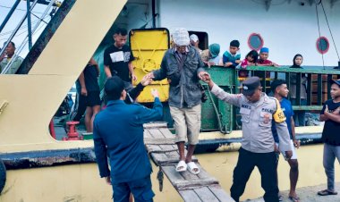 KP3-Laut-Pelabuhan-Reo-Lakukan-Pengamanan-Kapal-Penumpang-di-Pelabuhan-Laut-Reo