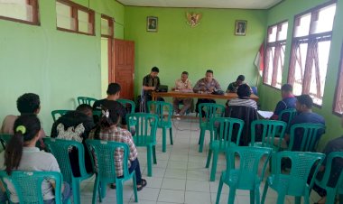 Polsek-Satar-Mese-Dukung-Program-Ketahanan-Pangan-Melalui-Jumat-Curhat