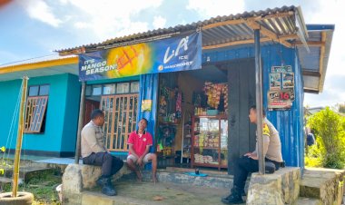 Bhabinkamtibmas-Kecamatan-Ruteng-Laksanakan-Patroli-dan-Sambangi-Warga-di-Desa-Pong-Murung