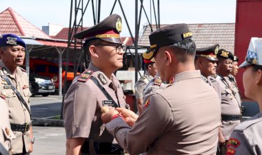 Kapolres-Manggarai-Pimpin-Upacara-Sertijab-Sejumlah-Pejabat-Utama