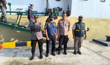 Sat-Polair-Polres-Manggarai-dan-KP3-Laut-Laksanakan-Pengamanan-di-Pelabuhan-Reo