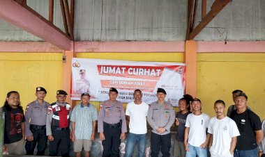 Polres-Manggarai-Gelar-Jumat-Curhat-di-Pasar-Puni,-Warga-Sampaikan-Keluhan-Soal-Akses-Jalan-dan-Bongkar-Muat-Ikan