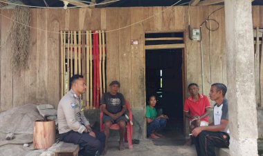 Bhabinkamtibmas-Cibal-Barat-Berikan-Himbauan-Kamtibmas-Saat-Patroli-dan-Sambang