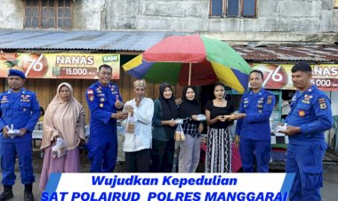 Sat-Polairud-Polres-Manggarai-Berbagi-Takjil,-Wujud-Kebersamaan-di-Bulan-Suci-Ramadhan