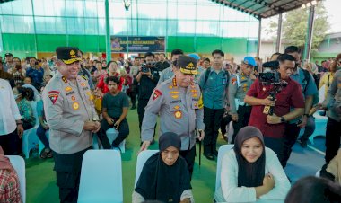 Kunjungi-Polda-Sumut,-Kapolri-Tinjau-Renovasi-Masjid-hingga-Bakti-Sosial